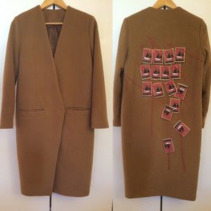 Cute wool brown coat with art